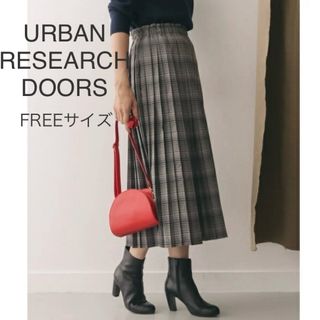 URBAN RESEARCH DOORS - URBAN R ESEARCH DOORS チェックプリーツスカート