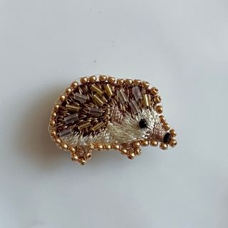 ハリネズミ　ブローチ　ビーズ刺繍(ブローチ/コサージュ)