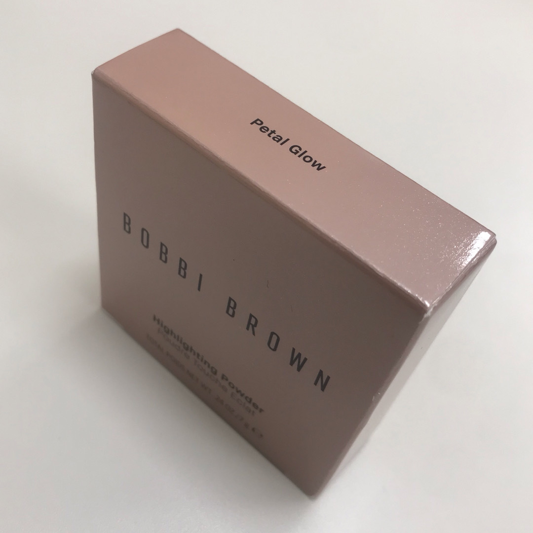 BOBBI BROWN(ボビイブラウン)の翌日中に発送！新品☆bobbi brown  ペタルグロウ コスメ/美容のベースメイク/化粧品(フェイスカラー)の商品写真