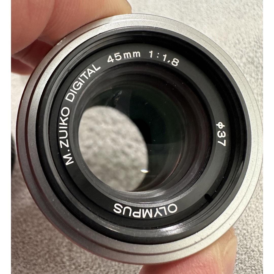 OLYMPUS レンズ m.zuiko digital 45mm f1.8  スマホ/家電/カメラのカメラ(レンズ(単焦点))の商品写真