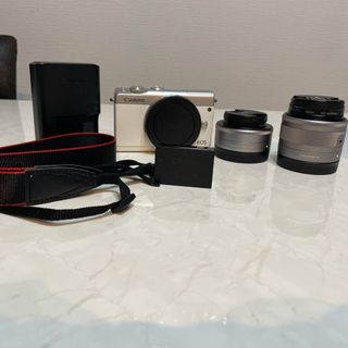 キヤノン(Canon)のCanon eos m100  ダブルレンズキット(ミラーレス一眼)