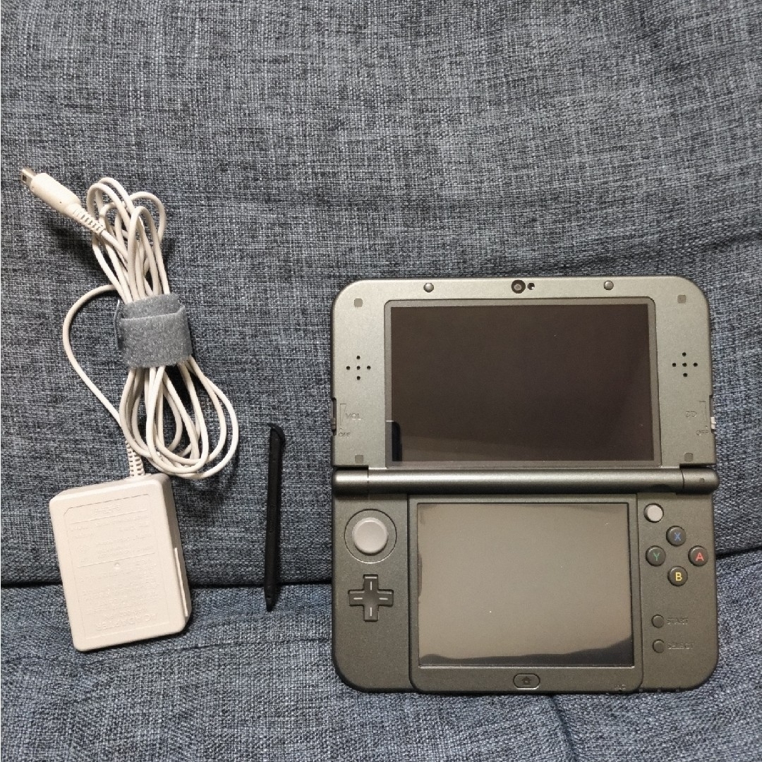 ニンテンドー3DS(ニンテンドー3DS)のニンテンドー3DS LL 本体+ソフト  セット エンタメ/ホビーのゲームソフト/ゲーム機本体(携帯用ゲーム機本体)の商品写真