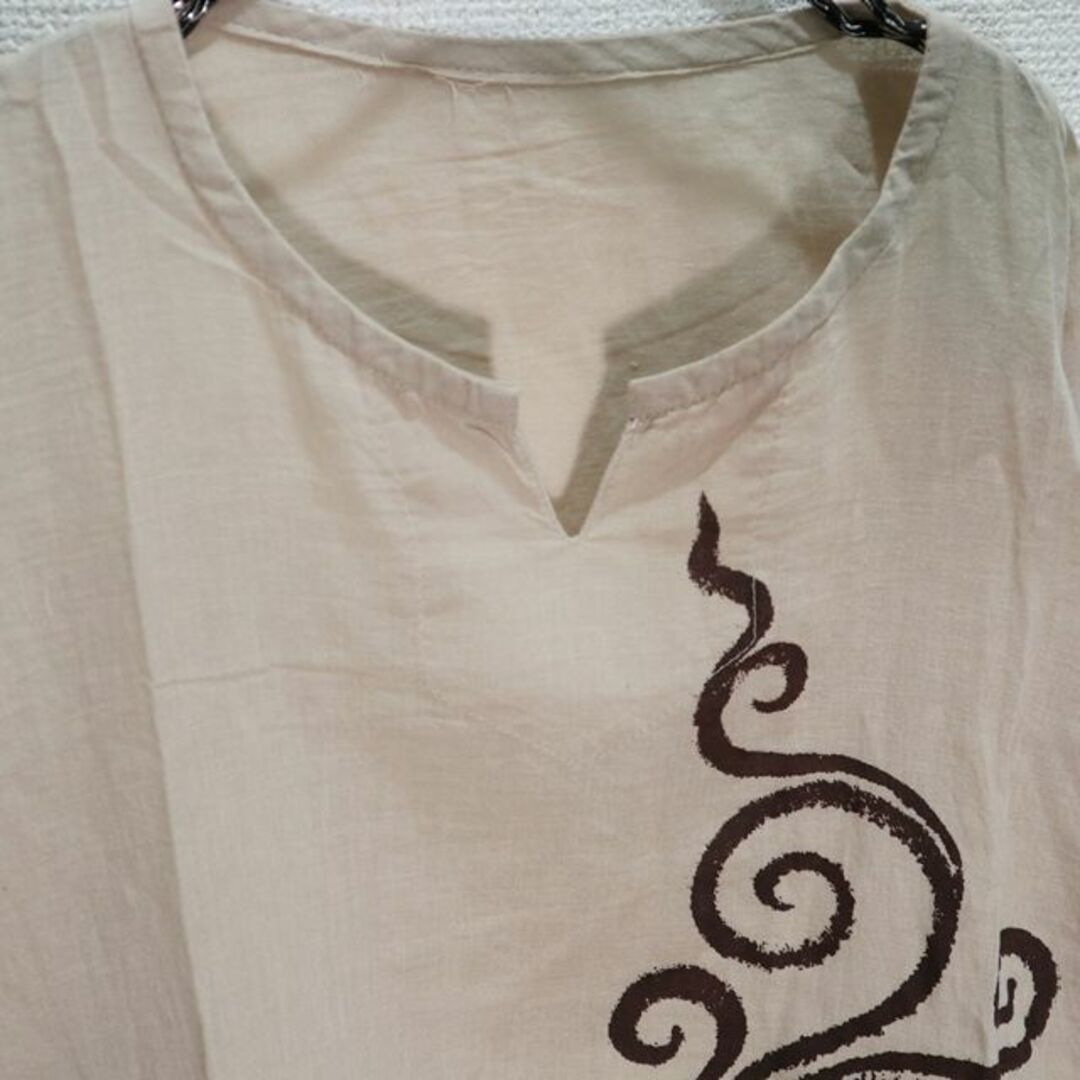 【新品】エスニックコットンシャツ　長袖 　ぐるぐる蔦テイスト　ブラウンベージュ メンズのトップス(Tシャツ/カットソー(七分/長袖))の商品写真
