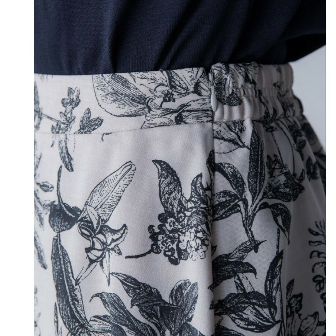 LAUTREAMONT(ロートレアモン)のロートレアモン ボタニカルフラワー スカート 19800円 レディースのスカート(ロングスカート)の商品写真