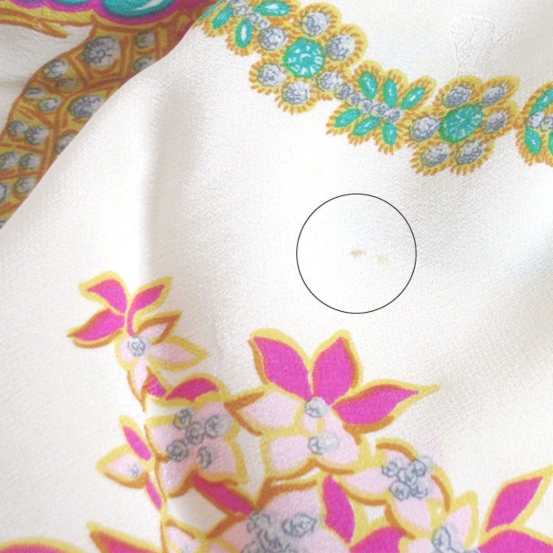 NINA RICCI(ニナリッチ)の 美品 ニナリッチ 大判シルクスカーフ イタリア製 送料無料 レディースのファッション小物(バンダナ/スカーフ)の商品写真