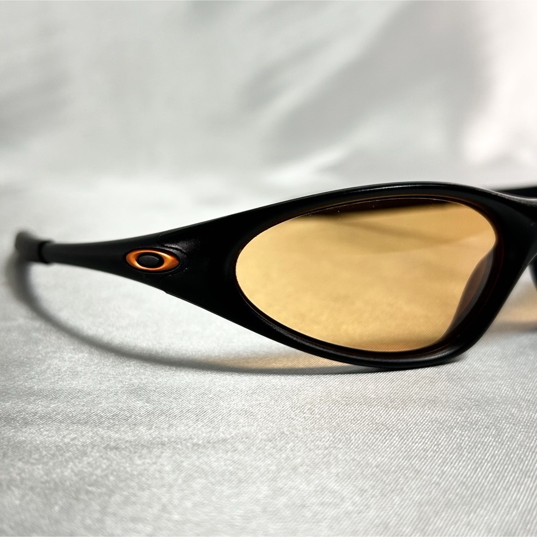 Oakley(オークリー)のオークリー ミニット アメリカ製 小顔向き OAKLEY ミニッツ 希少 廃盤 メンズのファッション小物(サングラス/メガネ)の商品写真