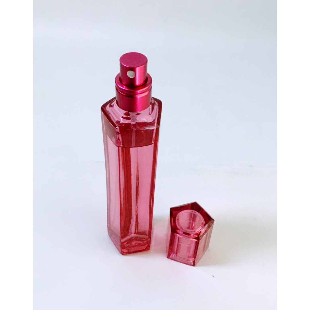 SHISEIDO (資生堂)(シセイドウ)の【美品】資生堂☆香水 ローズルージュ オードパルファム スプレータイプ 50ml コスメ/美容の香水(香水(女性用))の商品写真