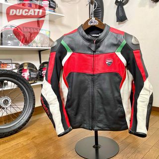 ドゥカティ(Ducati)の★ドゥカティ ダイネーゼ レザージャケット ブラック/52（L相当）(装備/装具)