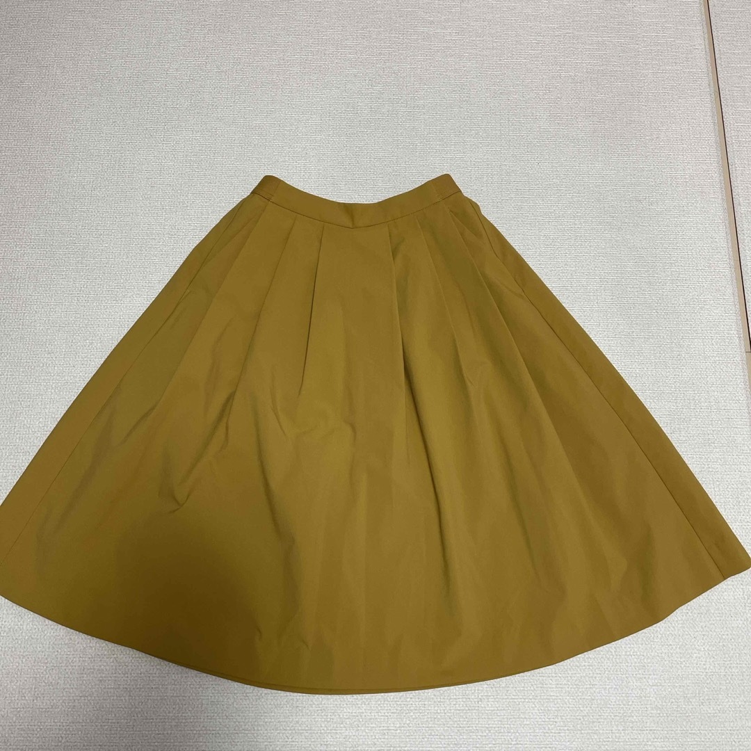UNIQLO(ユニクロ)の最終価格‼️ユニクロ　スカート　やまぶき色 レディースのスカート(ひざ丈スカート)の商品写真