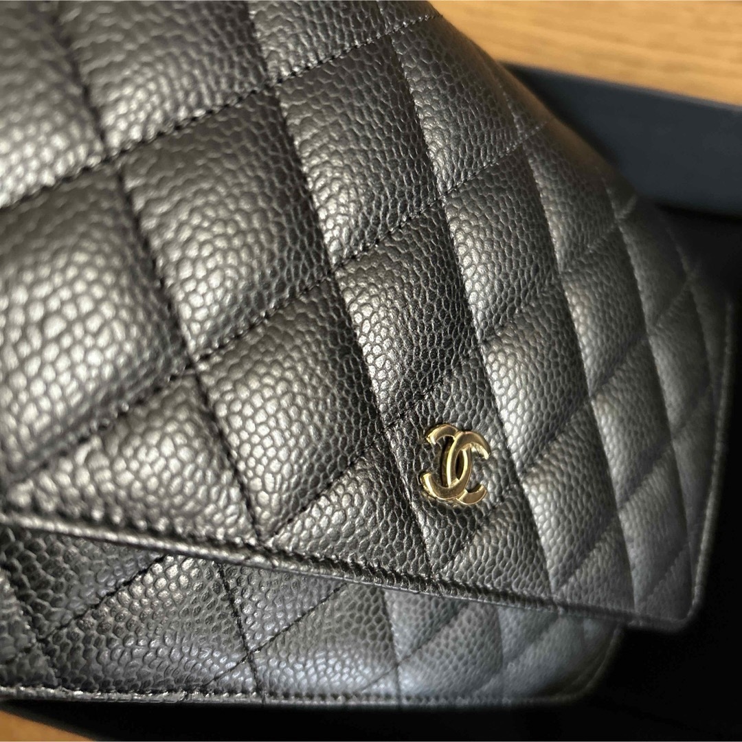 CHANEL(シャネル)のCHANELチェーンウォレット　グレインドカーフスキンキャビアスキンゴールド レディースのファッション小物(財布)の商品写真