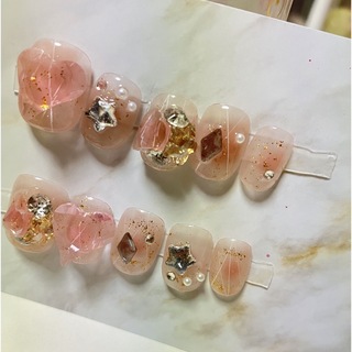 最終値下げ　ピンクハート　ネイルチップ　ビジュー　ストーン コスメ/美容のネイル(つけ爪/ネイルチップ)の商品写真