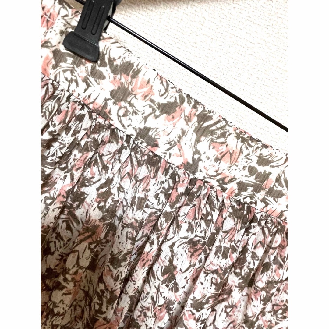 NATURAL BEAUTY BASIC(ナチュラルビューティーベーシック)の【超美品】ナチュラルビューティー　春夏ボタニカル柄　フレアスカート レディースのスカート(ロングスカート)の商品写真