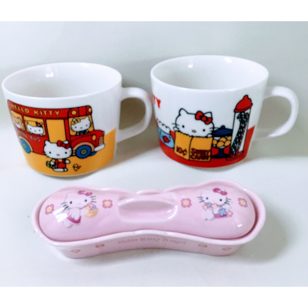 サンリオ(サンリオ)のハローキティー💕マグカップ　ファミリーマート限定品　スプーン入れセット（希少品） インテリア/住まい/日用品のキッチン/食器(食器)の商品写真