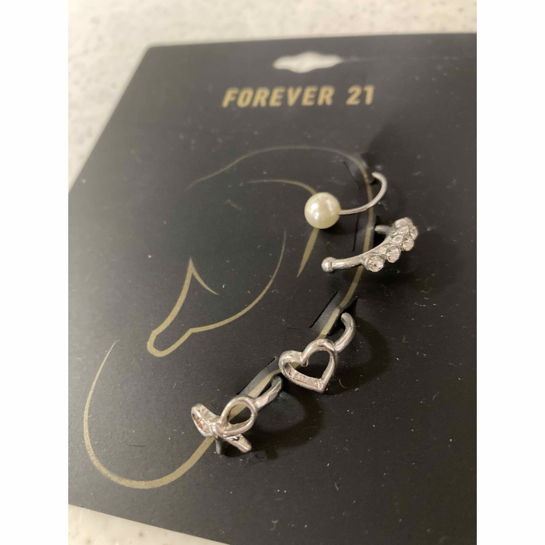 FOREVER 21(フォーエバートゥエンティーワン)のForever 21 イヤーカフ　アクセサリー　 レディースのアクセサリー(イヤーカフ)の商品写真