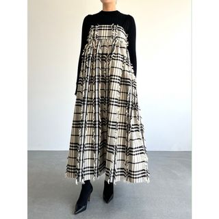 ドゥロワー(Drawer)のSHE Tokyo Cocco feather check(ロングワンピース/マキシワンピース)