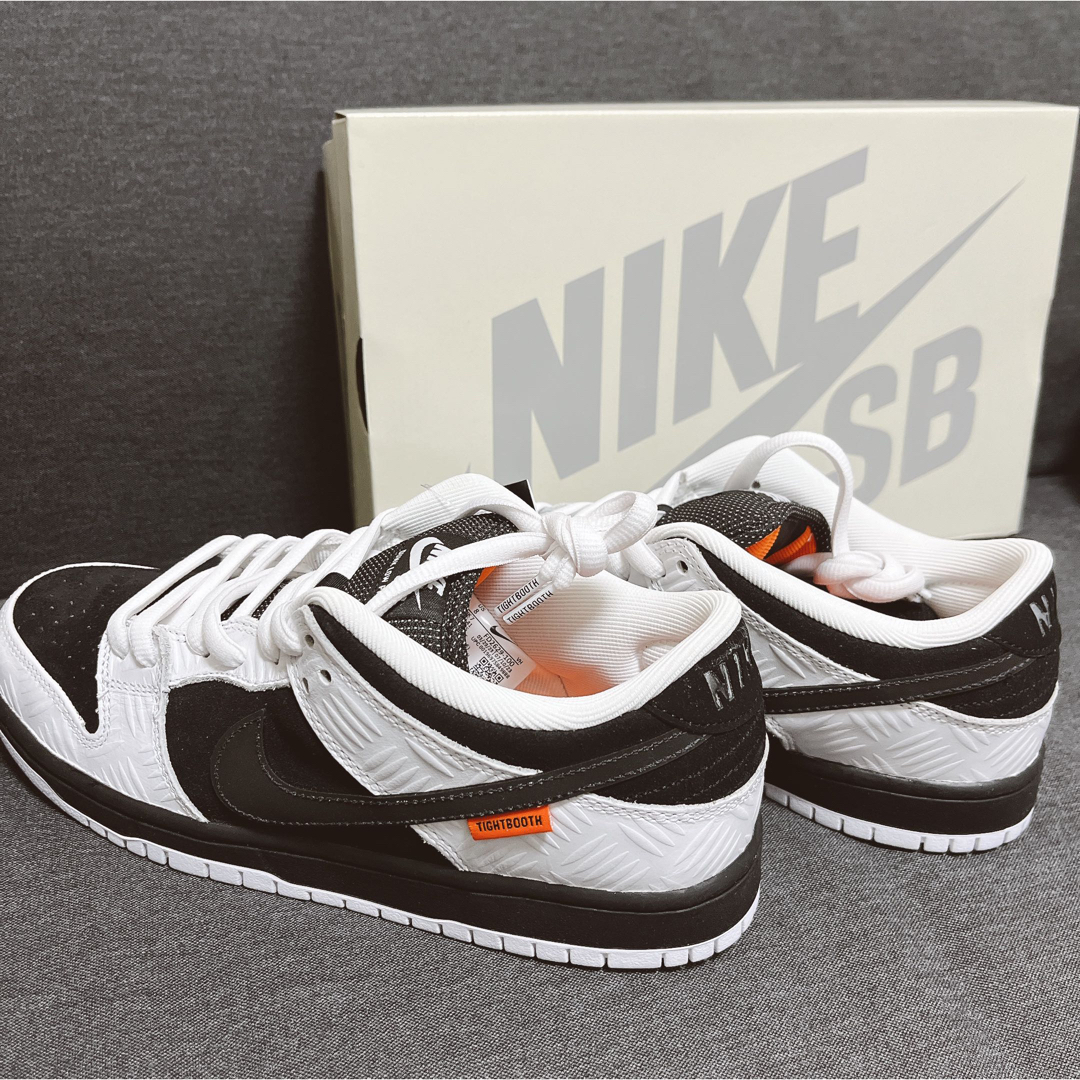 NIKE(ナイキ)のTIGHTBOOTH × Nike SB Dunk Low Pro QS 26 メンズの靴/シューズ(スニーカー)の商品写真