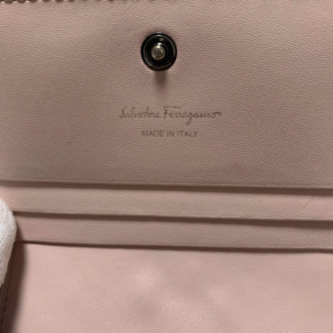 Salvatore Ferragamo(サルヴァトーレフェラガモ)のフェラガモ ミニ財布 レディースのファッション小物(財布)の商品写真