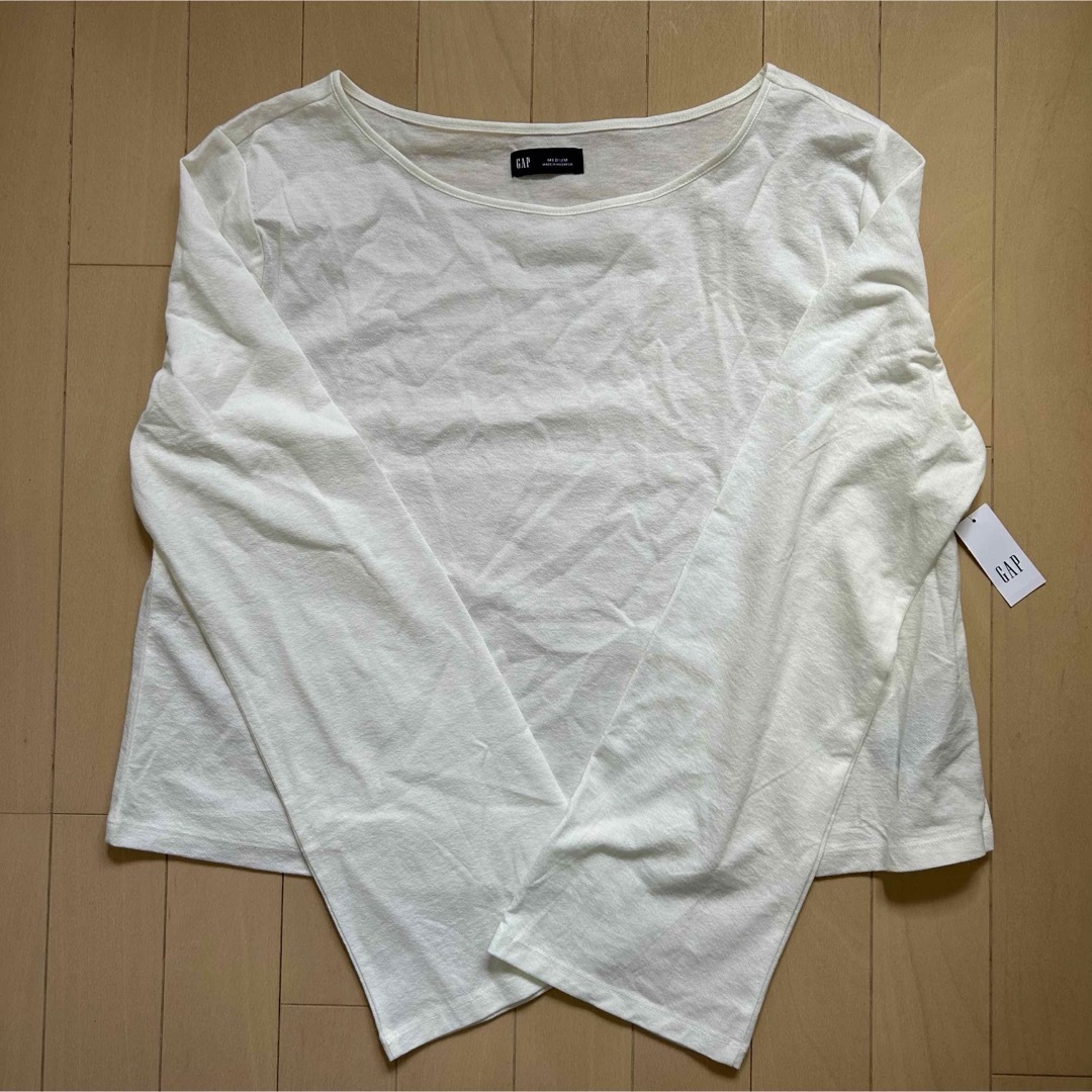 GAP(ギャップ)の最終値下げ【新品】GAP(ギャップ)ベルスリーブシアーTシャツ M 2枚セット レディースのトップス(Tシャツ(長袖/七分))の商品写真