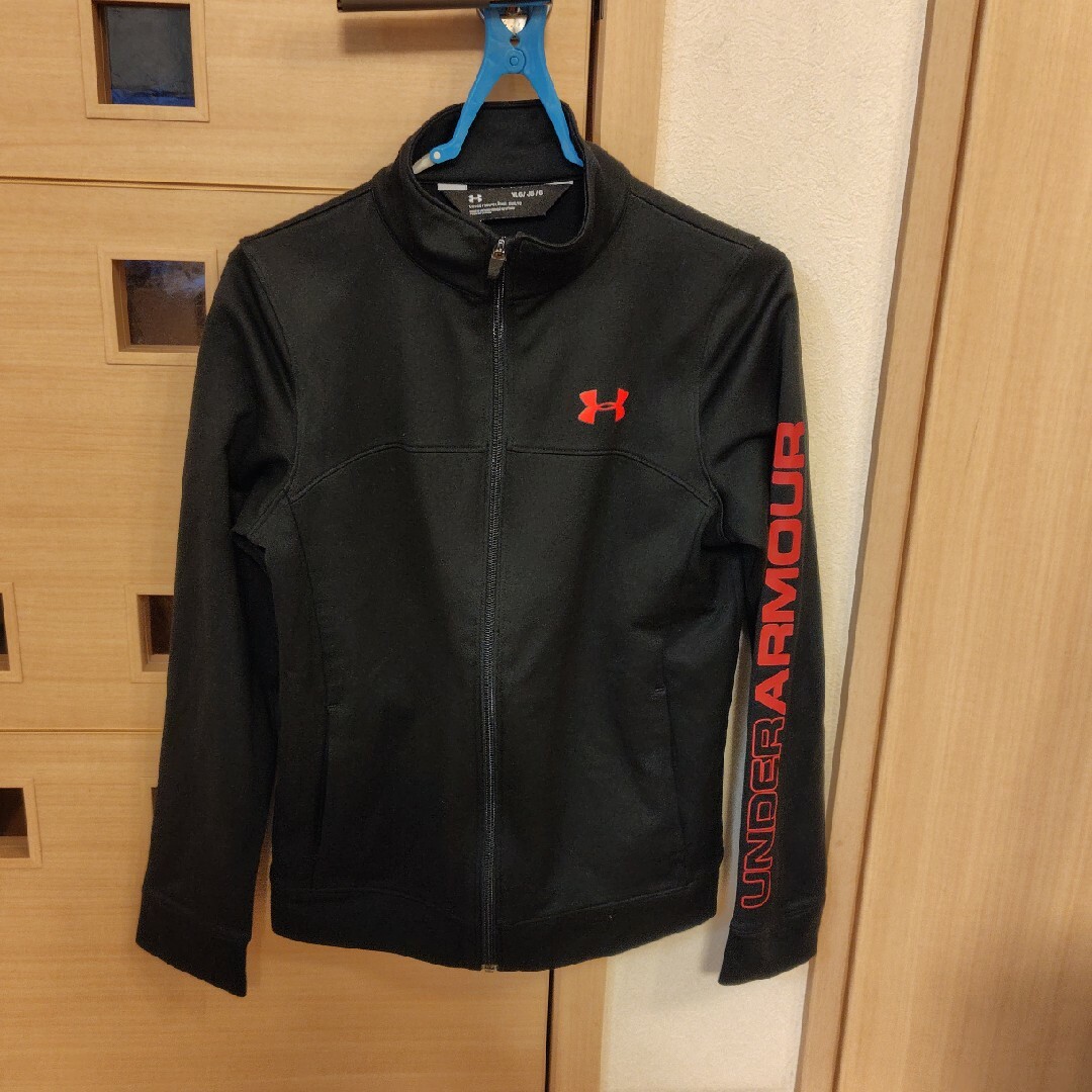 UNDER ARMOUR(アンダーアーマー)のアンダーアーマージャージYLG150相当 キッズ/ベビー/マタニティのキッズ服男の子用(90cm~)(ジャケット/上着)の商品写真