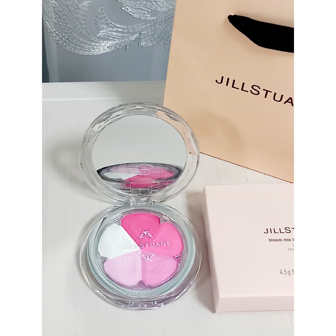 JILLSTUART(ジルスチュアート)のジルスチュアート ブルーム ミックスブラッシュ コンパクト　02　チーク コスメ/美容のベースメイク/化粧品(チーク)の商品写真