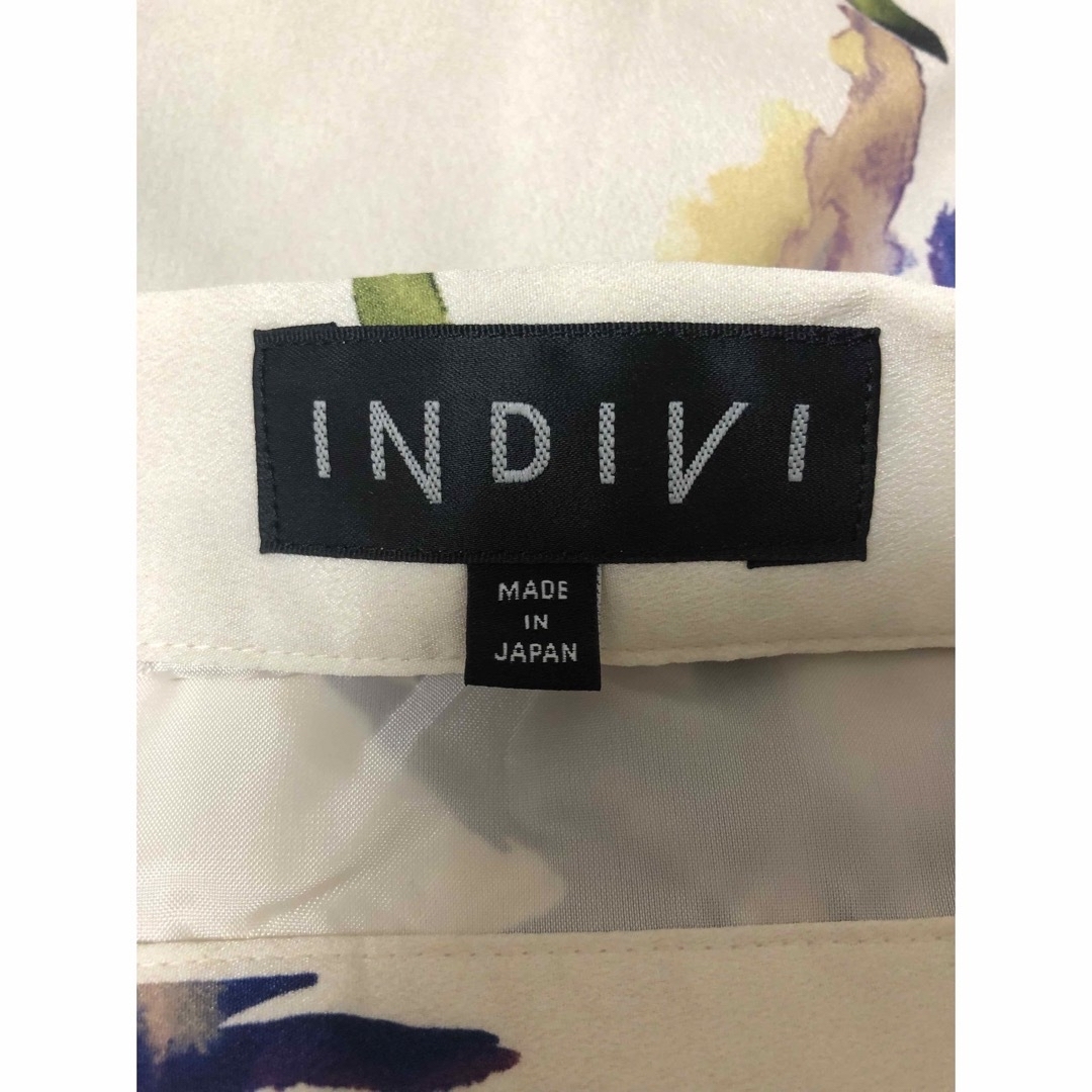 INDIVI(インディヴィ)のタグ付き・新品・未使用 INDIVI 花柄スカート ○＊毎日郵送致します＊○ レディースのスカート(ひざ丈スカート)の商品写真