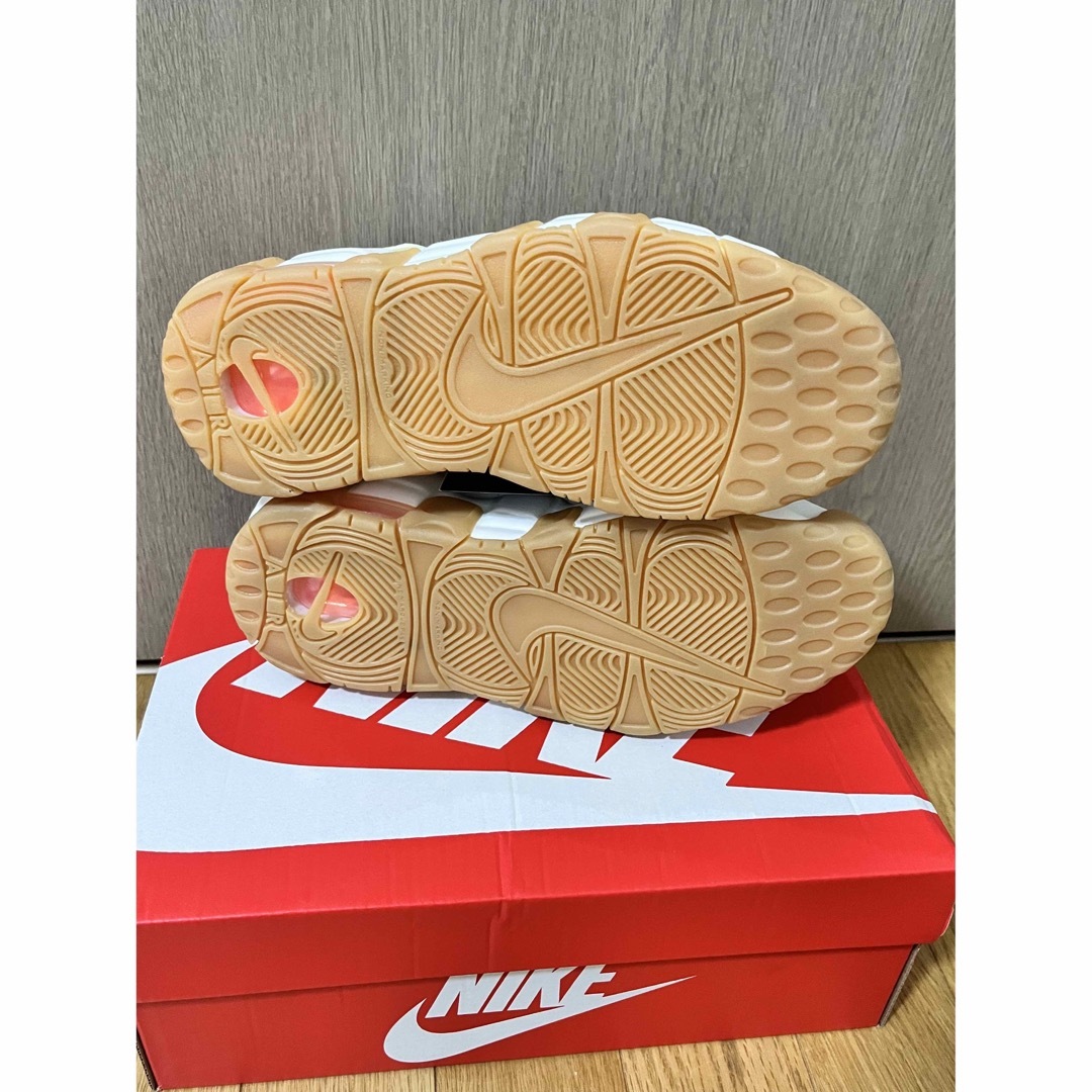 NIKE(ナイキ)のAIR MORE UPTEMPO (GS) 23.5cm新品 レディースの靴/シューズ(スニーカー)の商品写真