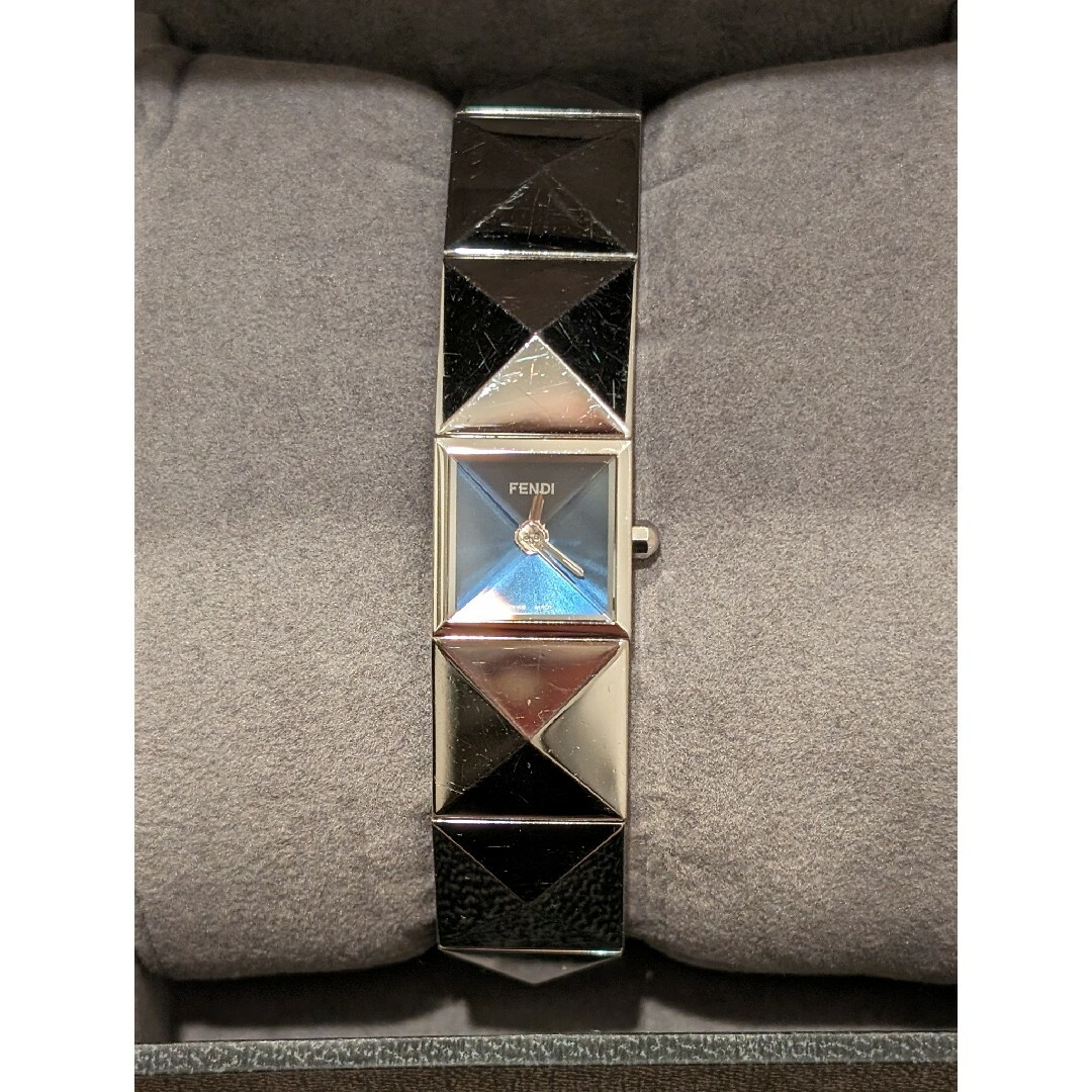 FENDI(フェンディ)のFENDI クォーツ  腕時計 ピラミッド レディースのファッション小物(腕時計)の商品写真