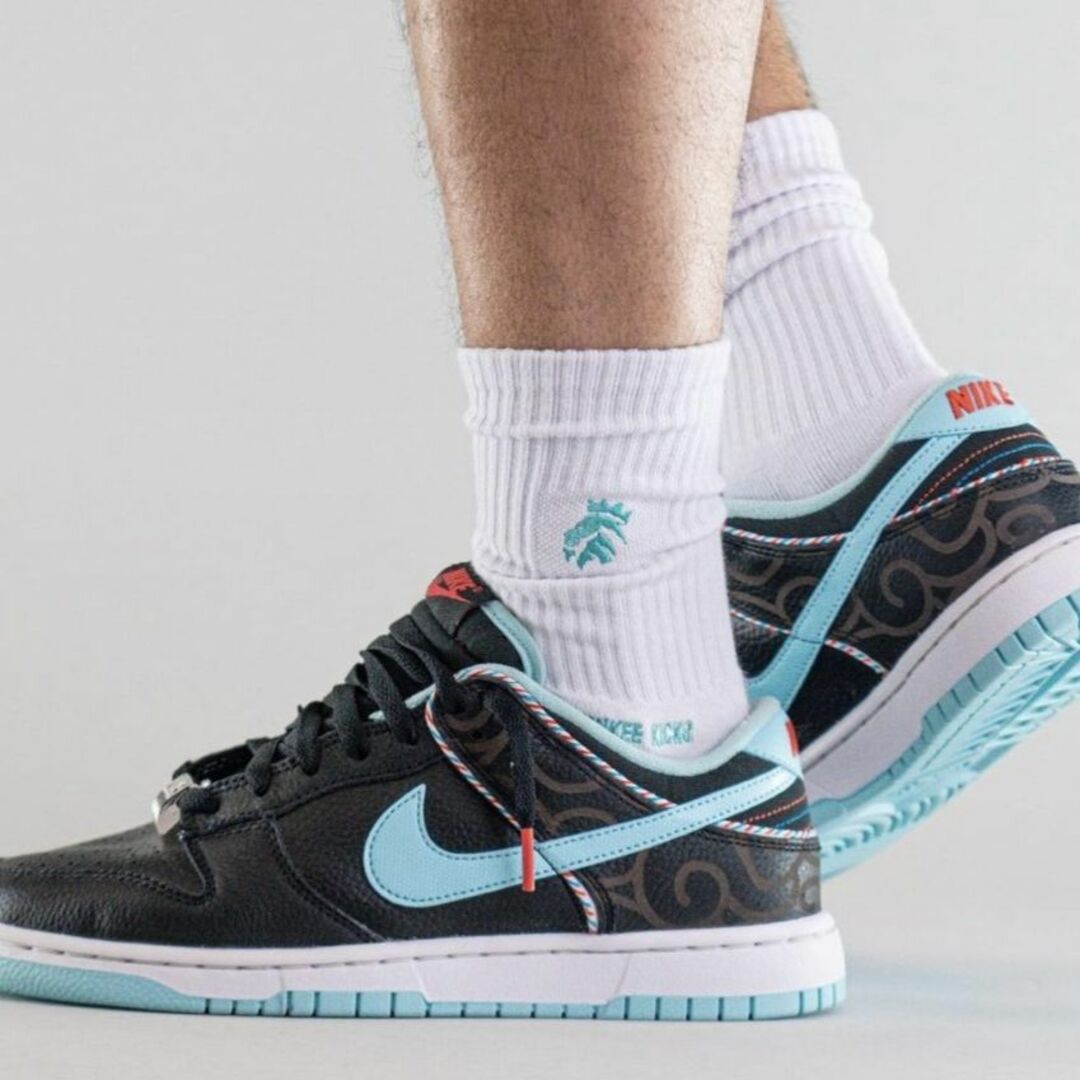 NIKE(ナイキ)の★人気 NIKE DUNK LOW RETRO バーバーショップ 27.5 メンズの靴/シューズ(スニーカー)の商品写真