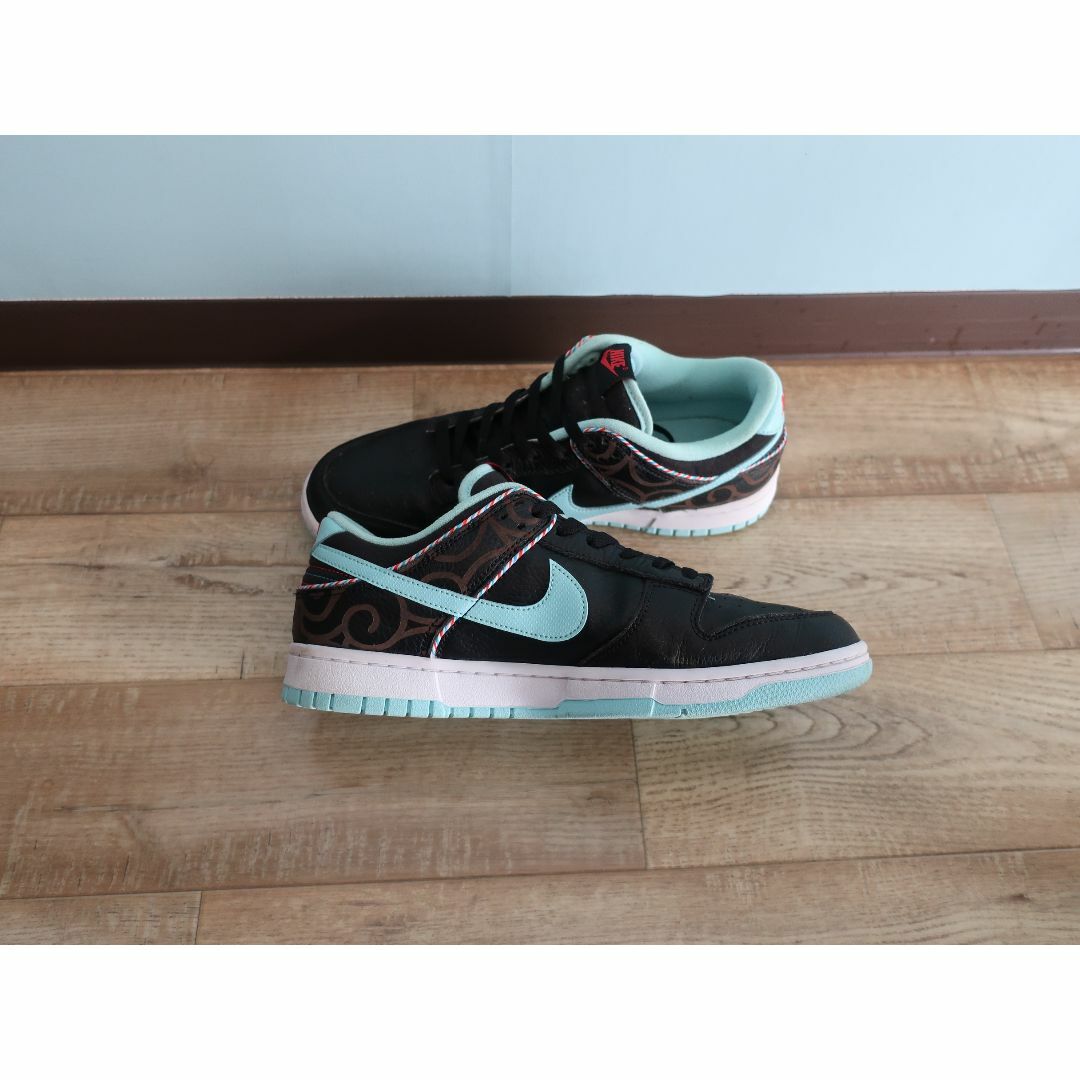 NIKE(ナイキ)の★人気 NIKE DUNK LOW RETRO バーバーショップ 27.5 メンズの靴/シューズ(スニーカー)の商品写真