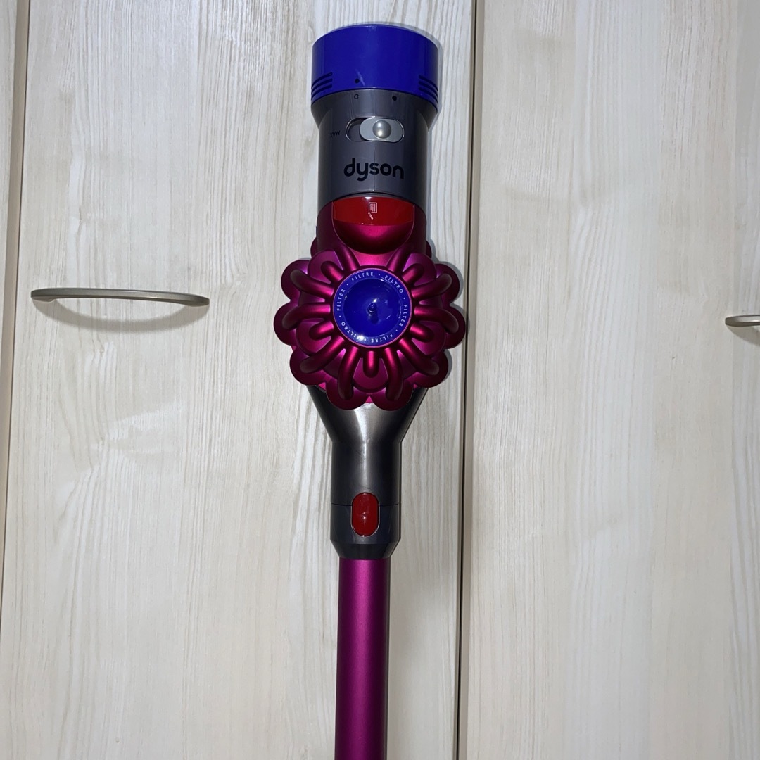 Dyson(ダイソン)の新品バッテリーDyson V7新品フィルター付きノズル多数セット スマホ/家電/カメラの生活家電(掃除機)の商品写真