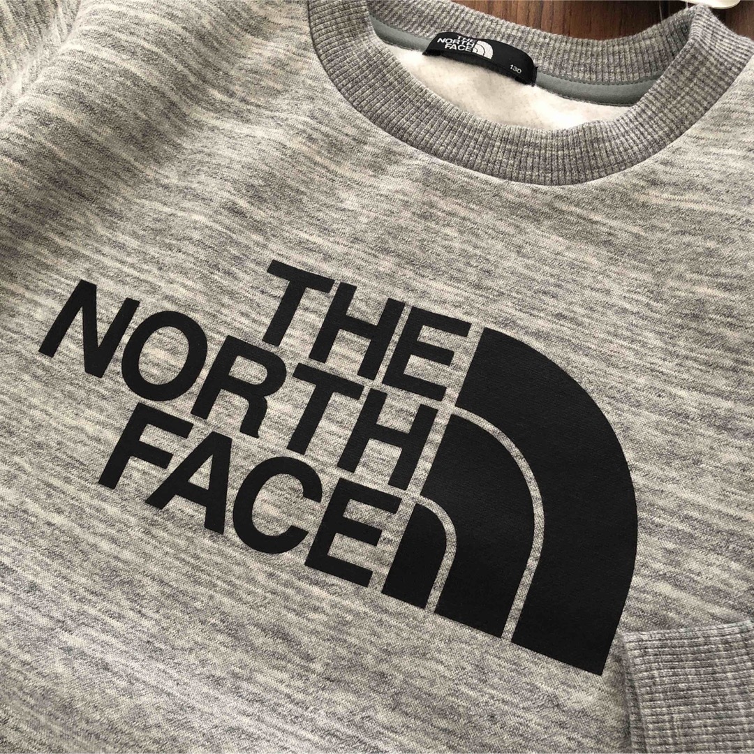 THE NORTH FACE(ザノースフェイス)のノースフェイス 新品トレーナー＆ソックス 130 キッズ/ベビー/マタニティのキッズ服男の子用(90cm~)(Tシャツ/カットソー)の商品写真