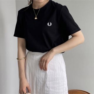 カプリシューレマージュ(CAPRICIEUX LE'MAGE)のFRED PERRY capricieux lemage ワンポイントTシャツ(シャツ/ブラウス(半袖/袖なし))