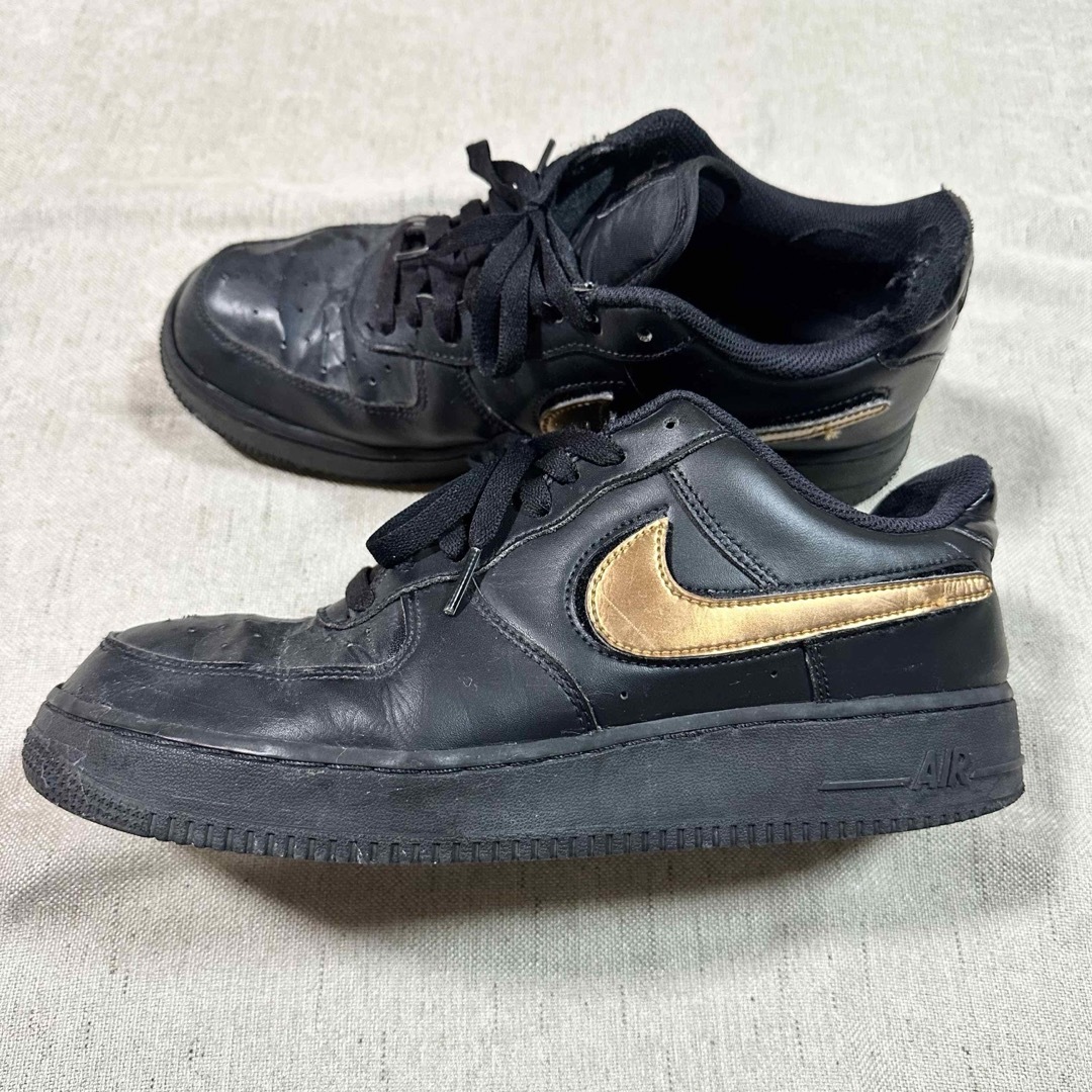 NIKE(ナイキ)のNIKE AIRFORCE1 27 金銀銅 黒 エアフォース AIRFORCE メンズの靴/シューズ(スニーカー)の商品写真