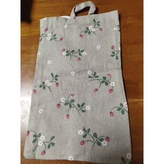 吊り下げティッシュカバー 箱無しティッシュ専用★苺(ティッシュボックス)