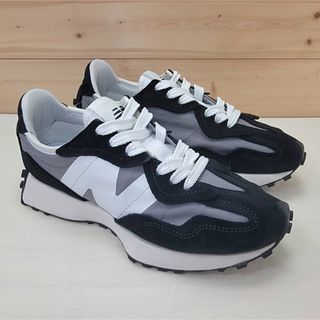 ニューバランス(New Balance)のニューバランス U327WEC ブラック/ホワイト 24.5㎝(スニーカー)