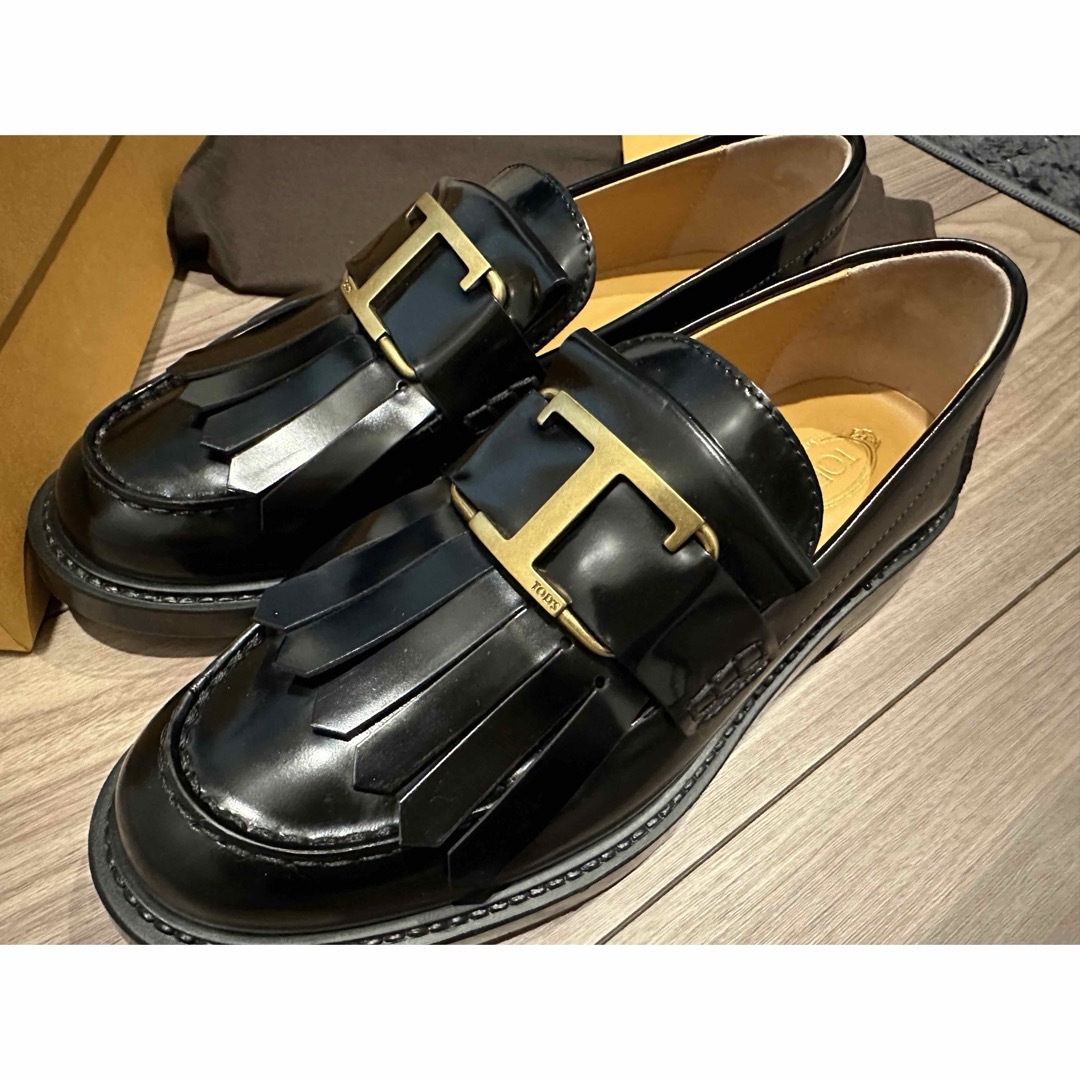 TOD'S(トッズ)のTOD'S Tタイムレスレザーローファー 22.5cm 35.5 レディースの靴/シューズ(ローファー/革靴)の商品写真