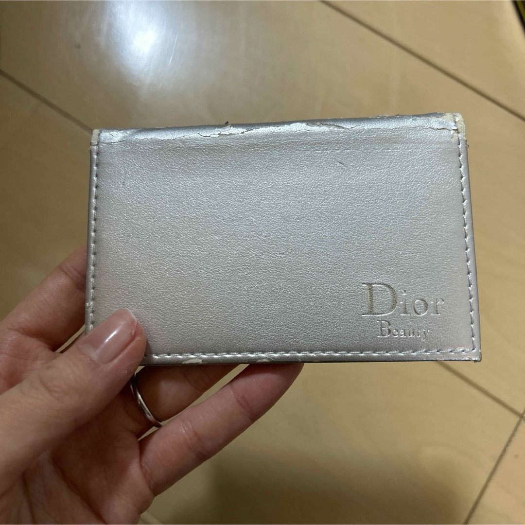 Christian Dior(クリスチャンディオール)のディオール ビューティー　 折りたたみミラー　シルバー レディースのファッション小物(ミラー)の商品写真