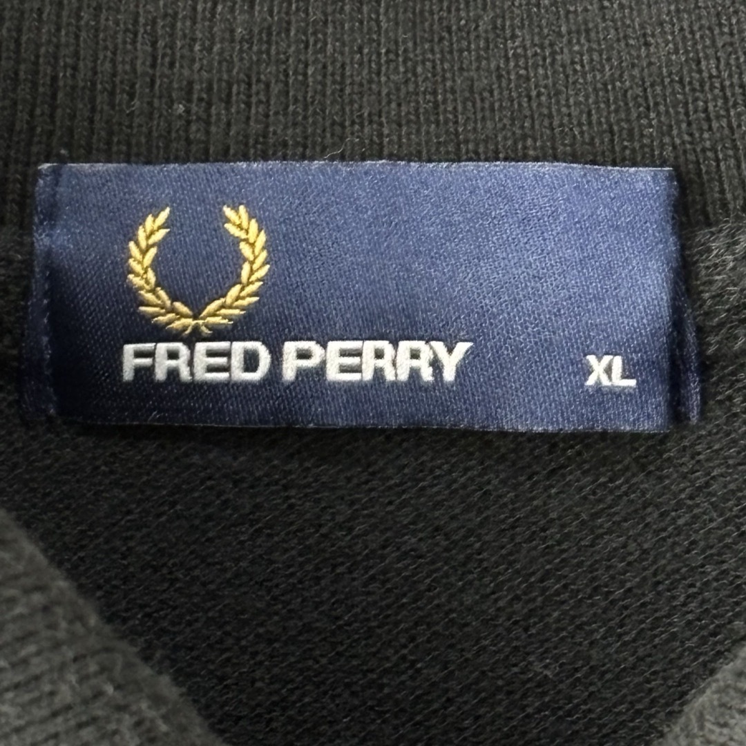 FRED PERRY(フレッドペリー)の人気　フレッドペリー　ポロシャツ　XL 黒　赤　白　ブラック　レッド　ホワイト メンズのトップス(ポロシャツ)の商品写真