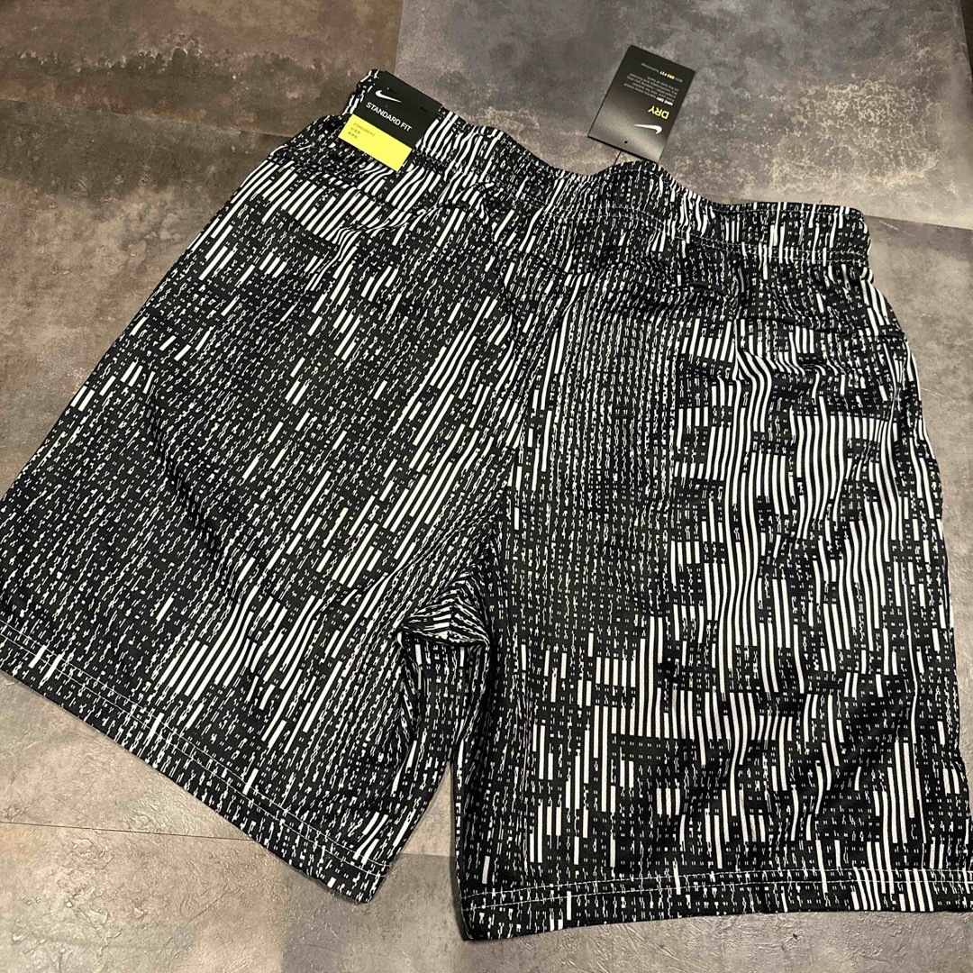 NIKE(ナイキ)の新品未使用　NIKE ナイキ　ハーフパンツ　XL 4,950円購入 メンズのパンツ(ショートパンツ)の商品写真