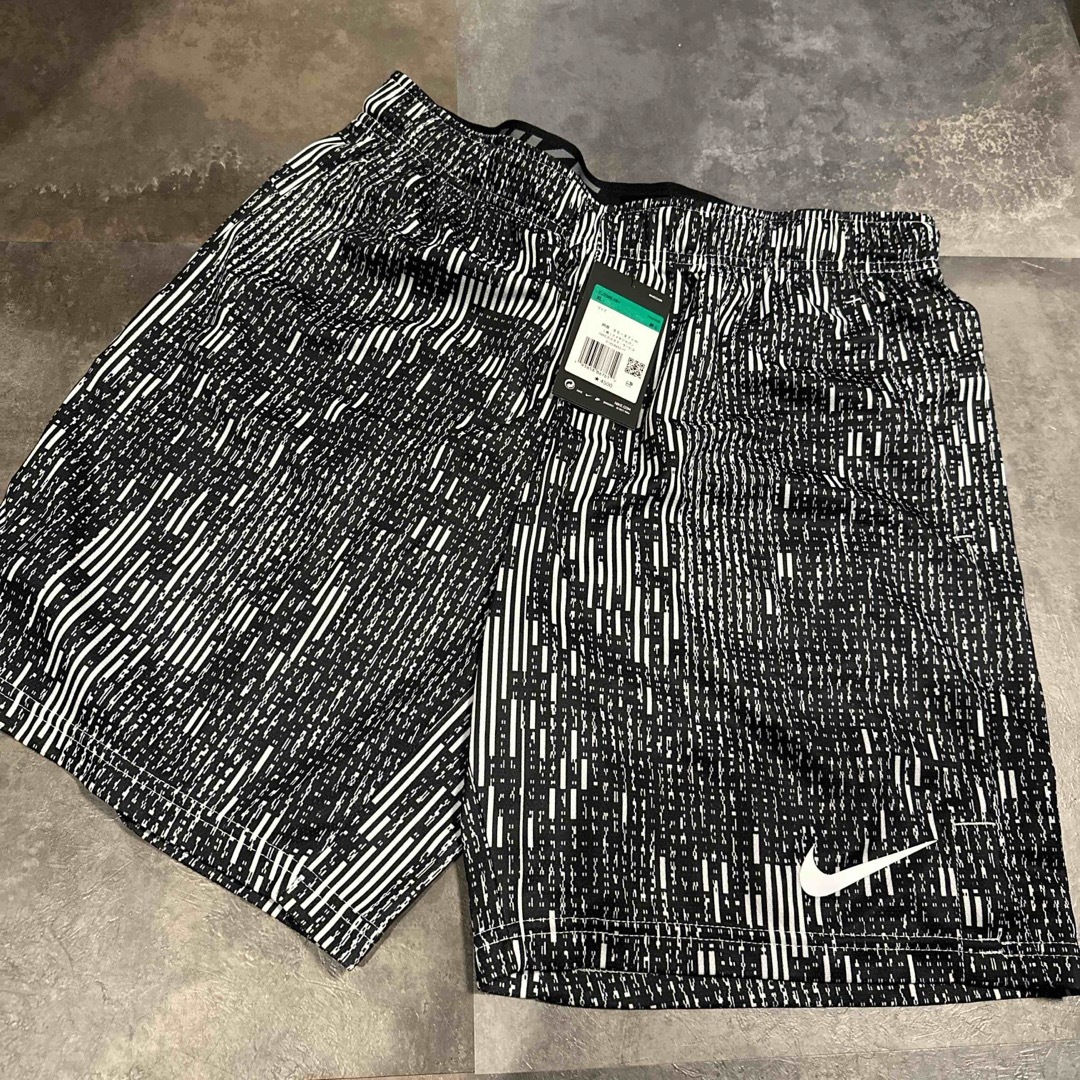 NIKE(ナイキ)の新品未使用　NIKE ナイキ　ハーフパンツ　XL 4,950円購入 メンズのパンツ(ショートパンツ)の商品写真