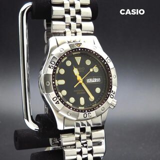 カシオ(CASIO)のCASIO ダイバーウォッチ デイデイト 蛍光針 ねじ込みリューズ 回転ベゼル(腕時計(アナログ))