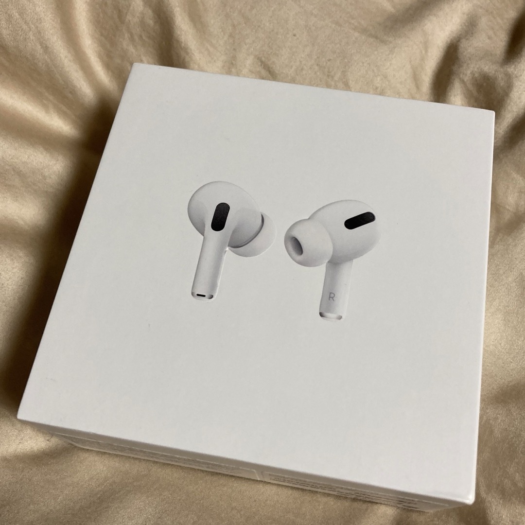 Apple(アップル)のAirPods Pro 第一世代 スマホ/家電/カメラのオーディオ機器(ヘッドフォン/イヤフォン)の商品写真