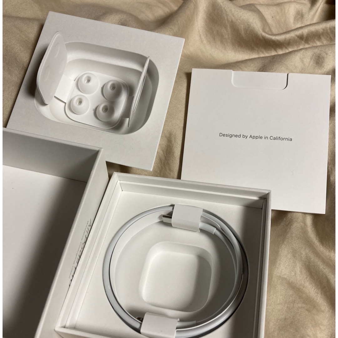 Apple(アップル)のAirPods Pro 第一世代 スマホ/家電/カメラのオーディオ機器(ヘッドフォン/イヤフォン)の商品写真