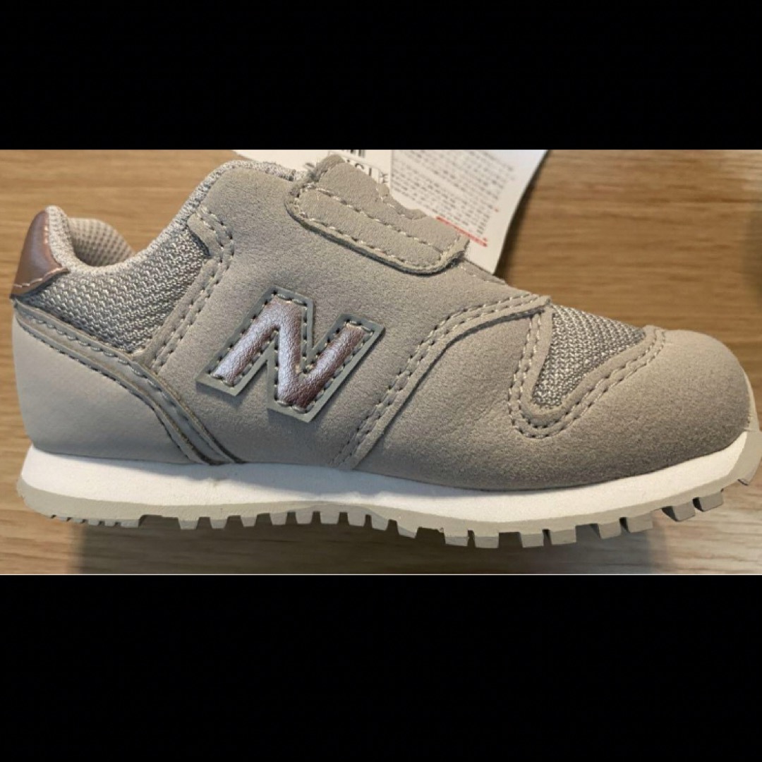 New Balance(ニューバランス)の完売カラー　新品未使用　ニューバランス　キッズシューズ　13センチ キッズ/ベビー/マタニティのベビー靴/シューズ(~14cm)(スニーカー)の商品写真