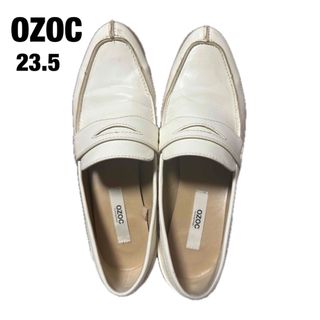 オゾック(OZOC)のOZOC オゾック　ローファー　靴　ホワイト（アイボリー）　23.5(ローファー/革靴)