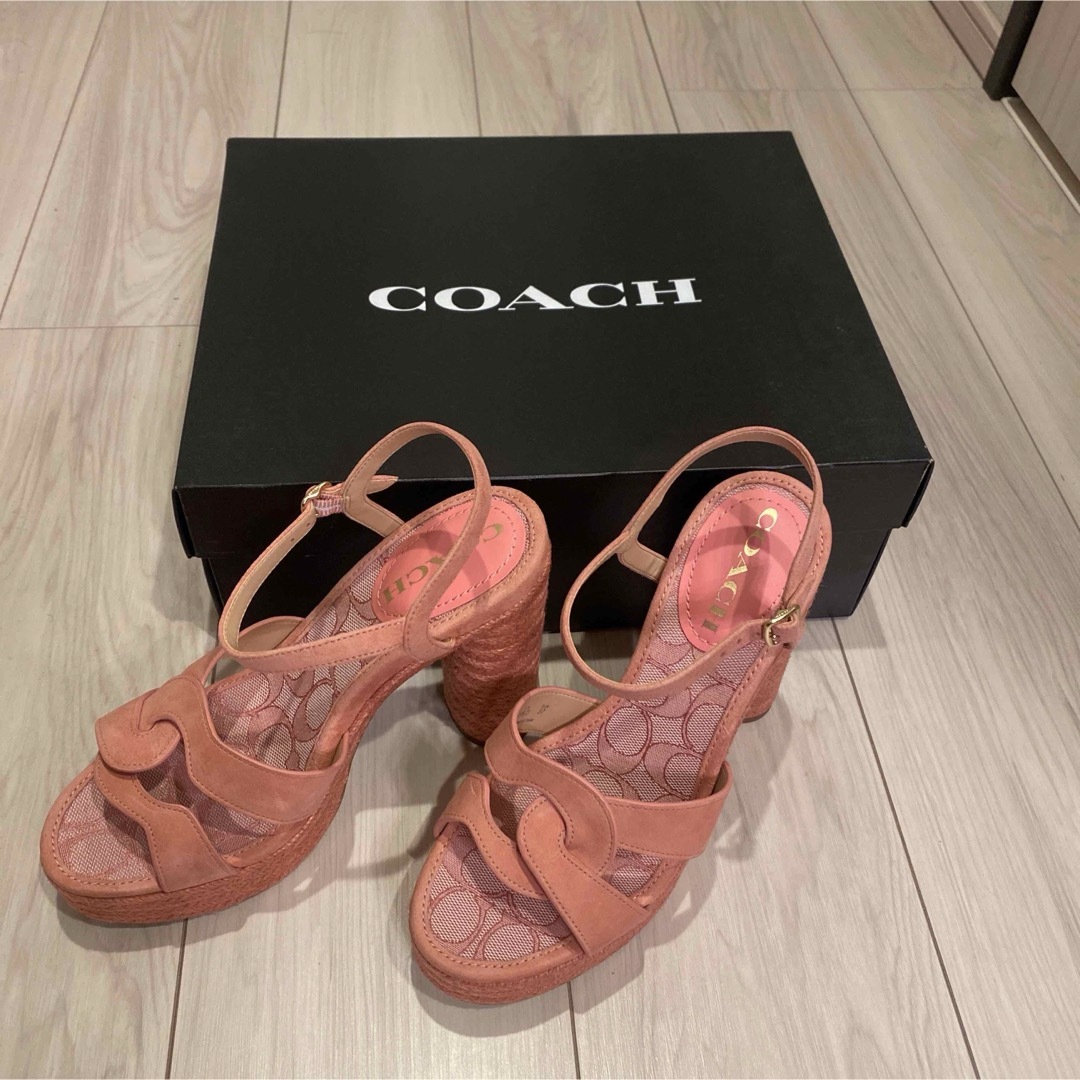 COACH(コーチ)の新品❣️お買い得❣️coachコーチレディースサンダル　ピンク色 レディースの靴/シューズ(サンダル)の商品写真