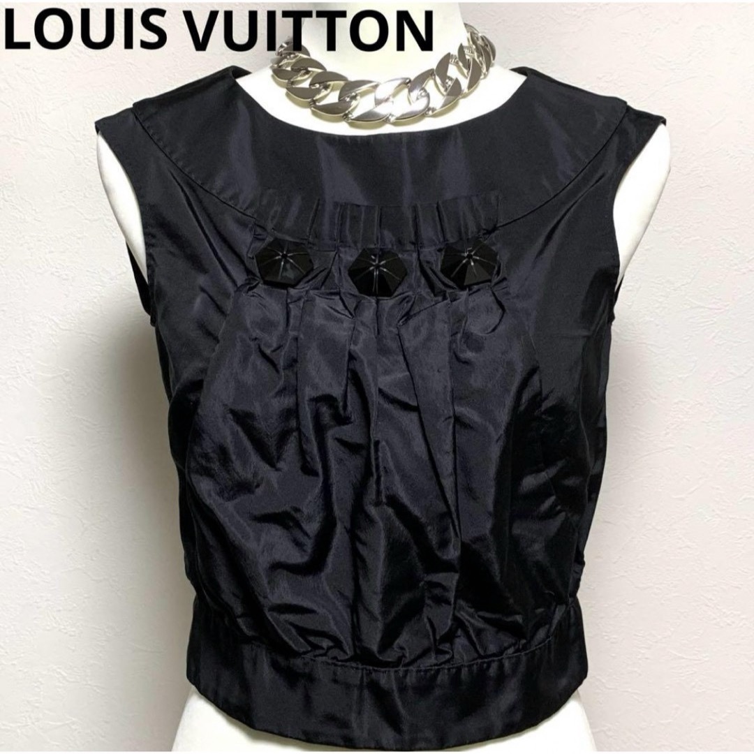 LOUIS VUITTON(ルイヴィトン)の【極美品】LOUIS VUITTON シルク トップス ビジュー装飾 ブラック レディースのトップス(シャツ/ブラウス(半袖/袖なし))の商品写真