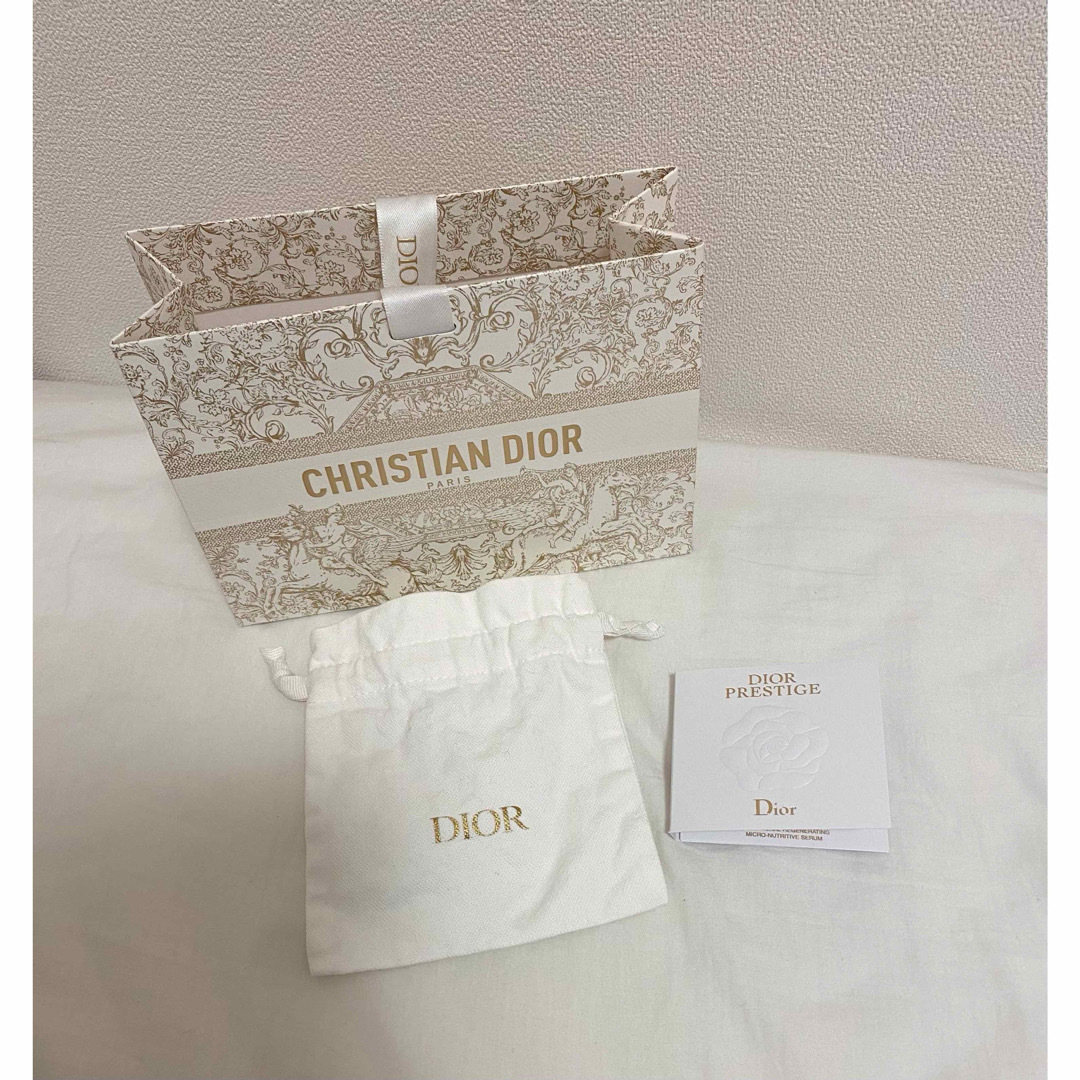 Dior(ディオール)のDior 巾着 クリスマスラッピング 美容液 インテリア/住まい/日用品のオフィス用品(ラッピング/包装)の商品写真