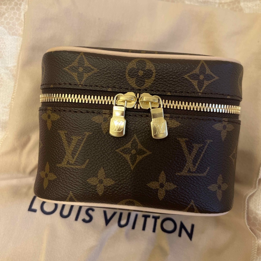 LOUIS VUITTON(ルイヴィトン)の４月28日まで値下げ　ルイヴィトン　ニースナノ レディースのファッション小物(ポーチ)の商品写真