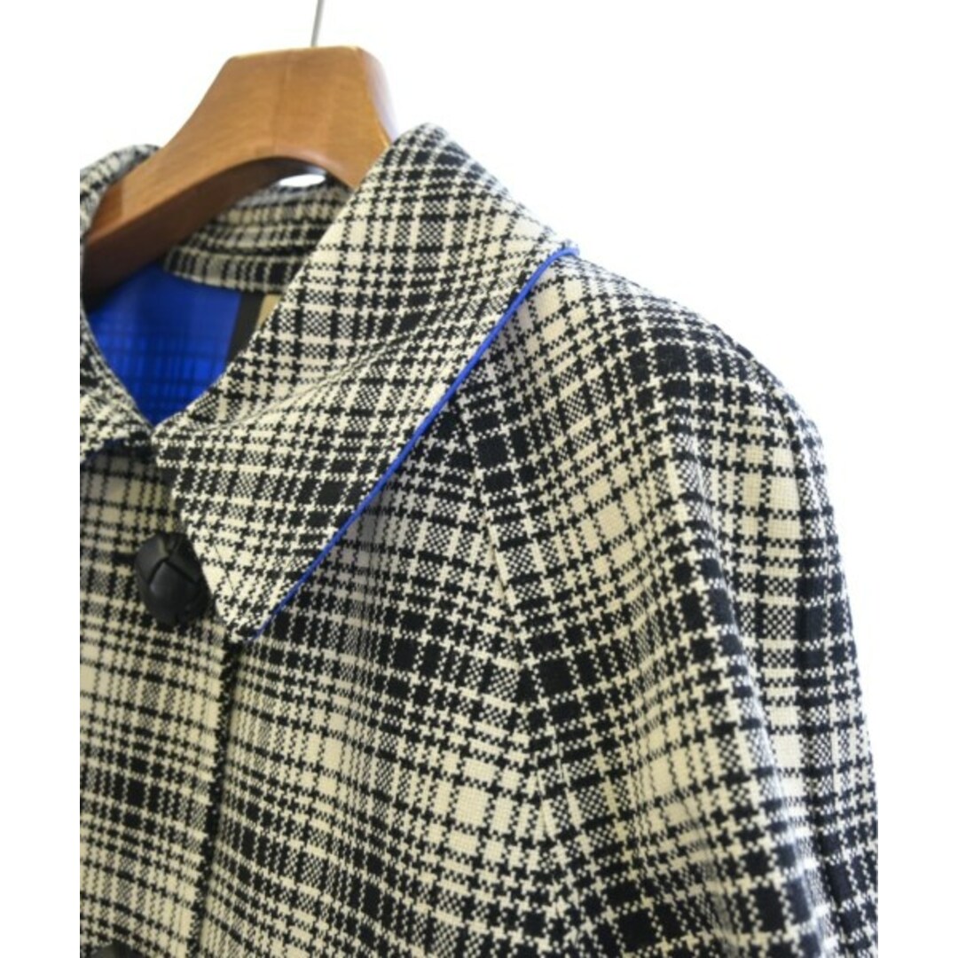 BURBERRY(バーバリー)のBURBERRY ステンカラーコート 42(M位) 白x黒(チェック) 【古着】【中古】 レディースのジャケット/アウター(その他)の商品写真